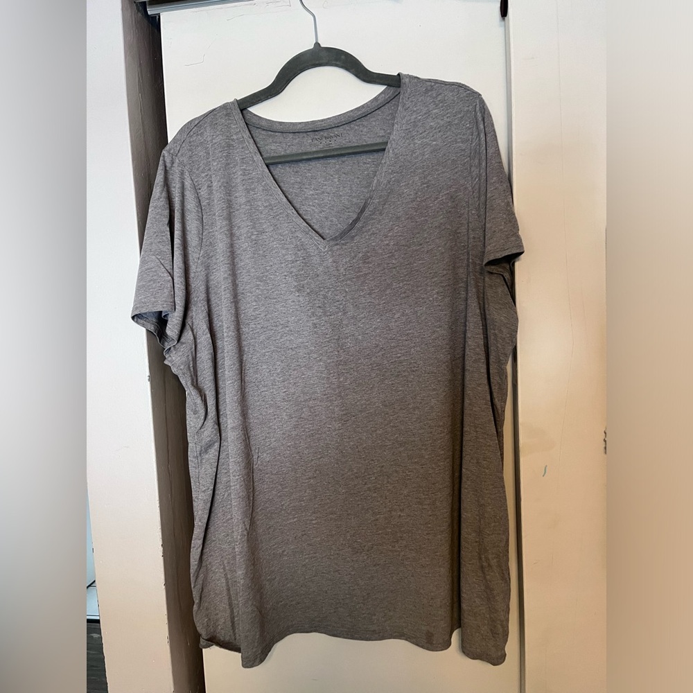 GUC Land Bryant Short-Sleeved T-Shirt Size 22-24
